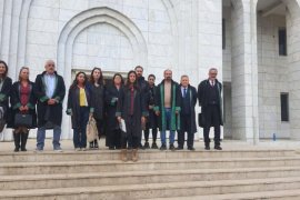 “Çocukların demokratik bir toplumda barış içinde yaşayabilmeleri için…”