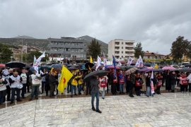 Yağmura Rağmen Kararlılık: Kamu Emekçilerinden 11,54’lük Zamma Protesto