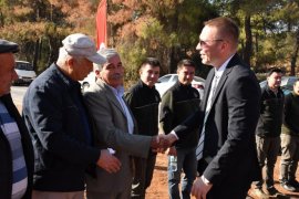 Çamovalı Mahallesi'nde Fidanlar ve Tohumlar Toprakla Buluştu