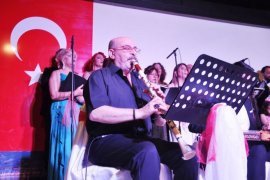 Konser görkemli geçti