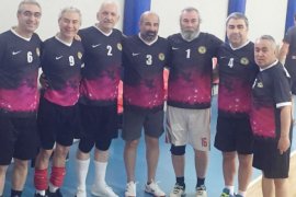 Erkek ve kadın voleybol takımında çalışmalar devam ediyor