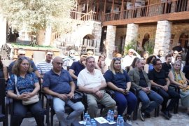 BAŞKAN TOPUZ ÖĞRENCİLERİN PROJELERİNİ İNCELEYEREK BİLGİLER ALDI