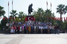 “Türk Ulusu, 30 Ağustos Zafer Bayramımız kutlu olsun”