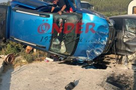 Otomobil Kayalarla Birlikte Otoparka Savruldu: 5 Yaralı