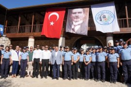 Başkan Topuz, Zabıta Ekibiyle Kahvaltıda Buluşarak Haftalarını Kutladı