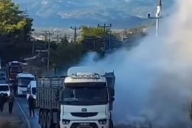 Ören Yolunda Seyir Halindeki TIR Alev Aldı