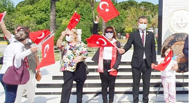 CHP’li Erbay: Bu ülkenin kurucusu Atatürk’ü yok saymak toplumu kutuplaştırmaya hizmet eder  
