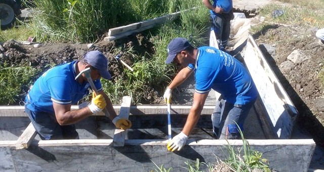 Büyükşehir Sulama Kanalı Temizlik Çalışmalarına Devam Ediyor