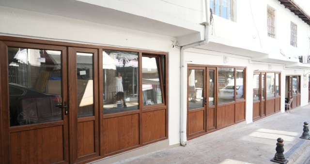 MİLAS BELEDİYESİ’NİN DÜKKANLARINDA YENİLEME ÇALIŞMALARI TAMAMLANDI