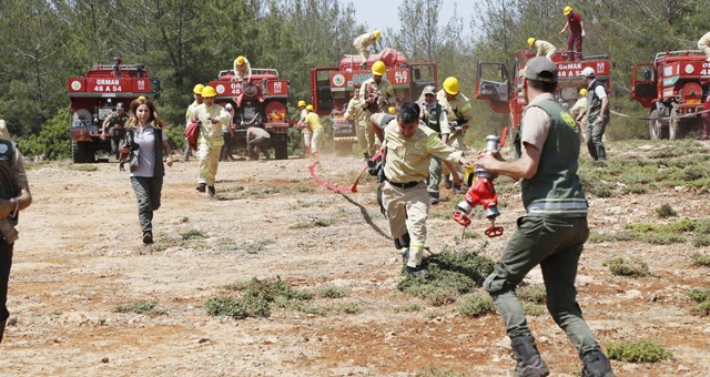 Orman personeli yangınlarla mücadeleye hazır