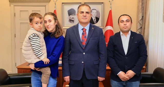 Vali Akbıyık’tan DMD Hastası 4 Yaşındaki Göktuğ’a Destek