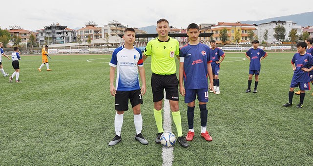 Milas Gençlik Spor U13 takımı Yatağan Sportif U13 takımını 2-1 yendi