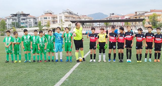 Gençlik Spor U11, İsmetpaşa U11 takımını farklı yendi