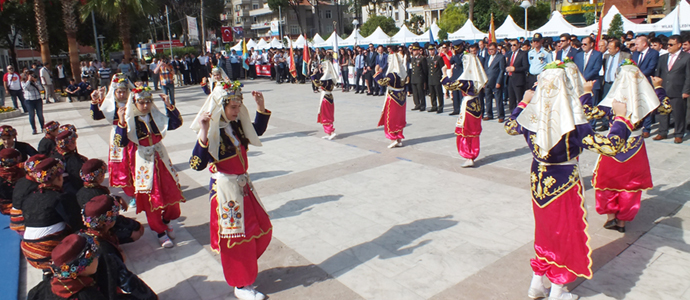 19 Mayıs, resmi törenle kutlandı