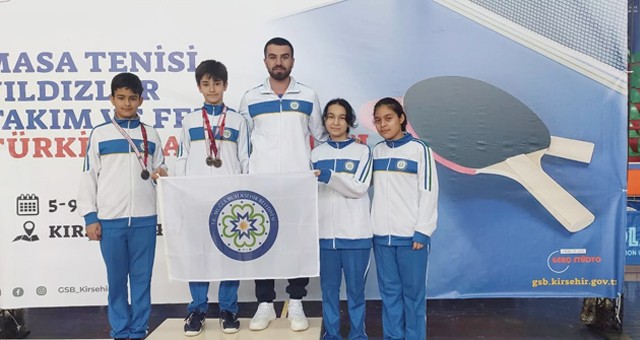 Büyükşehir Masa Tenisi Sporcusu Türkiye 3’üncüsü oldu