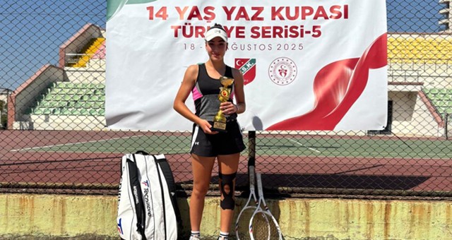 Tebrikler Beril! Teniste  Yine Şampiyon Oldu!