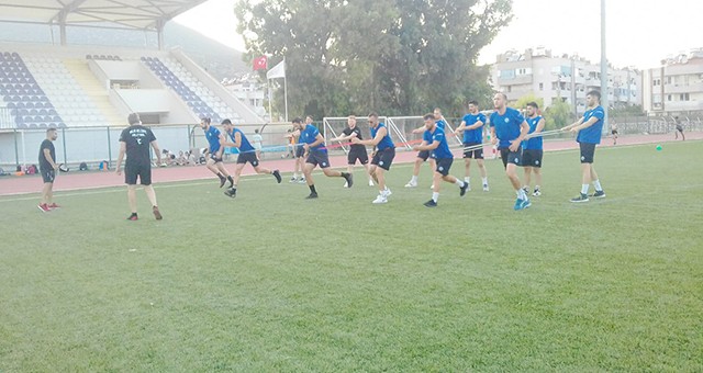 Voleybol takımında çalışmalar aralıksız devam ediyor