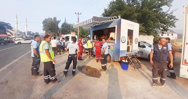 Büyükşehir personeli Marmaris yangınında teyakkuz halinde