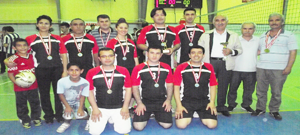 Eğitimciler voleybol turnuvasında mücadele edecekler