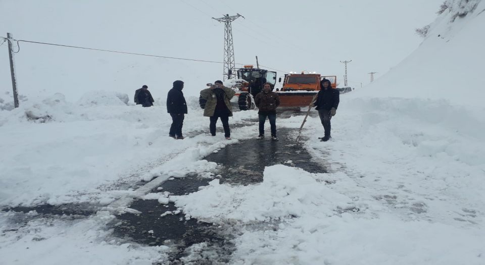 Siirt'te Kar Yüzünü Gösterdi