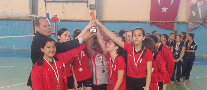 23 Nisan Voleybol Turnuvası Şampiyonu Sakarya Oldu