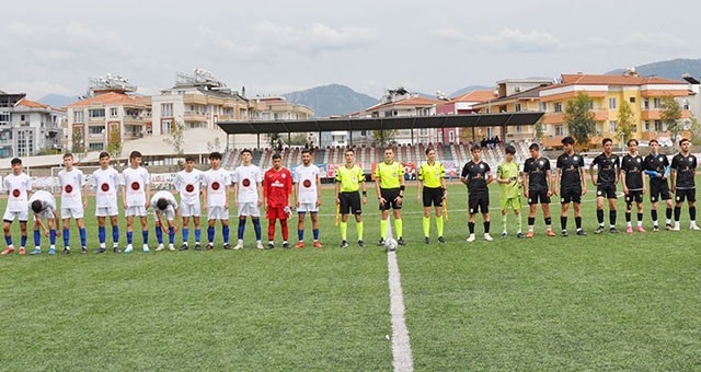 Milas Gençlik Spor U17 takımı Turgutreis U17 takımını farklı skorla yendi