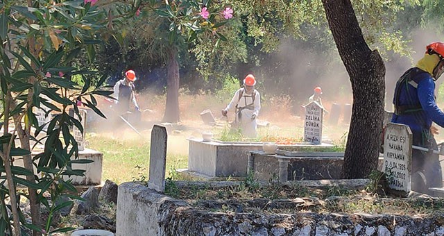 Muğla’da Mezarlıklar Temizleniyor, Aileler Isınıyor