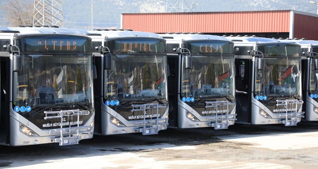 Büyükşehir 90 yeni otobüs aldı..