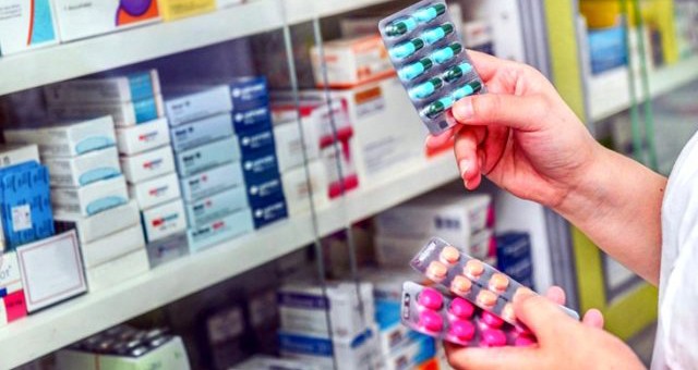 Kronik ilaçların reçetesiz satışı Ekim sonuna kadar uzatıldı
