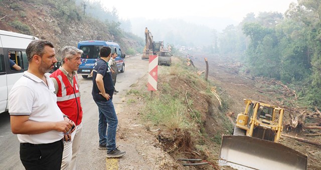 CHP’li Erbay; Ormanlar yanarken görmediğimiz uçak ve helikopterleri yangın saraya yaklaşınca gördük