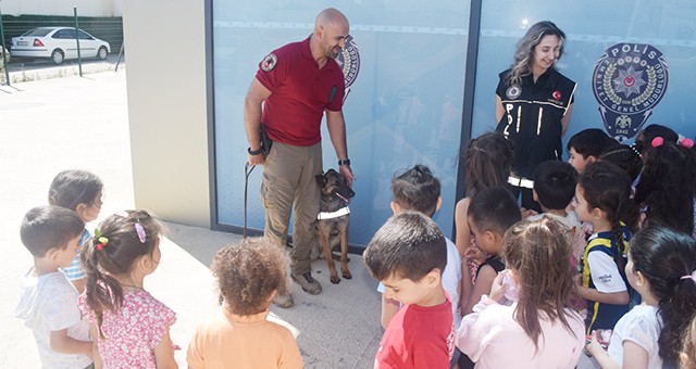 Anaokulu Öğrencileri Polislerle Buluştu