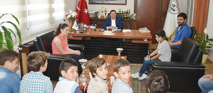 4 Kupa ve 3 madalya kazandılar