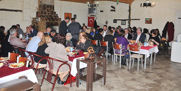 ‘Milas Türk Musikisi Derneği Korosu’na teşekkür yemeği