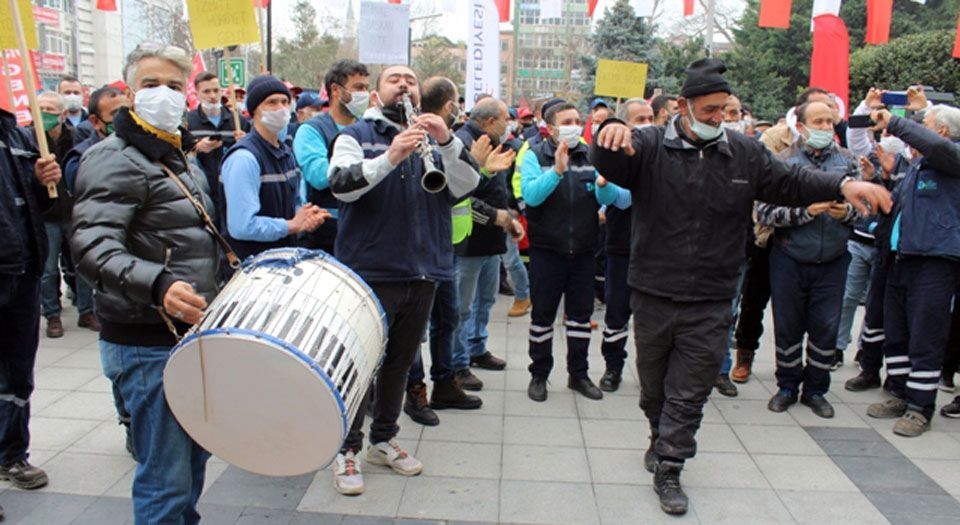 İzmit Belediyesinde Sözleşme Sevinci