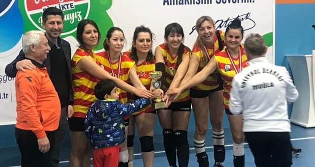 Milas Erginspor Kadınlar Veteran voleybol takımında çalışmalar devam ediyor.
