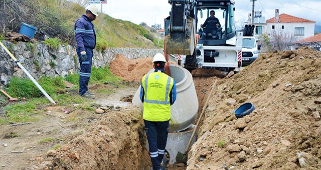 Büyükşehir, su baskınlarını önlemek için çalışıyor