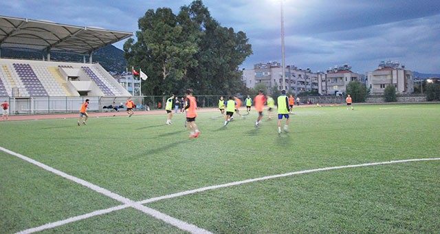 Milas Belediye Beçinspor, hazırlık maçını farklı skorla kazandı 7-0