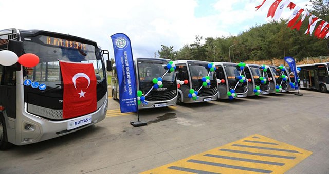 Büyükşehir 60 yeni otobüsü hizmete aldı