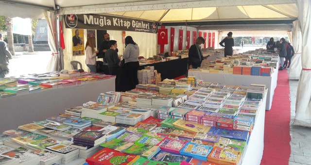 Muğla Kitap Günleri sürüyor..