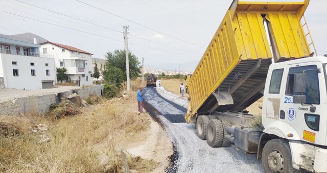 Milas Belediyesi’nin sathi asfalt çalışmaları sürüyor