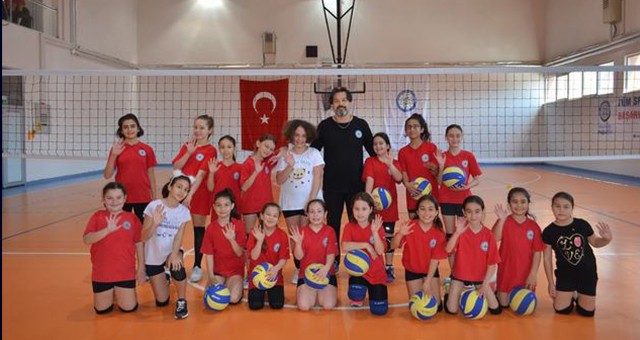 Geleceğin yıldız voleybolcuları