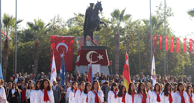 “Aydınlık yarınlara cumhuriyetle varılacak”