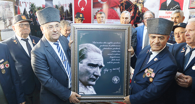 Başkan Tokat’tan gazilere tebrik ziyareti