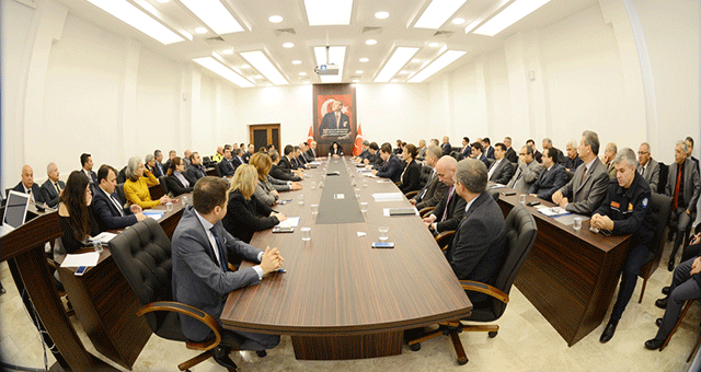 Vali Civelek Başkanlığı’nda İl İdare Şube Başkanları toplantısı yapıldı