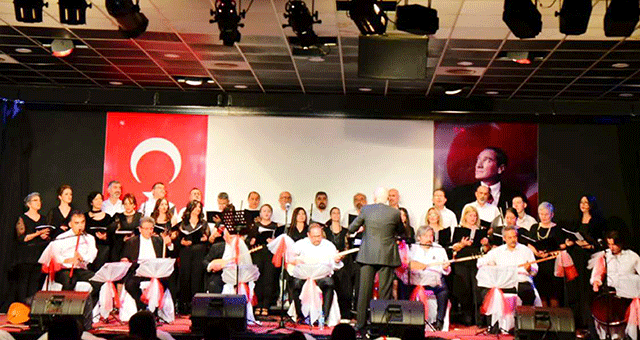 Türk Halk Müziği Topluluğu’ndan veda konseri...
