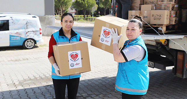 Büyükşehir “Gıda ve Hijyen Paketi” dağıtımına başladı