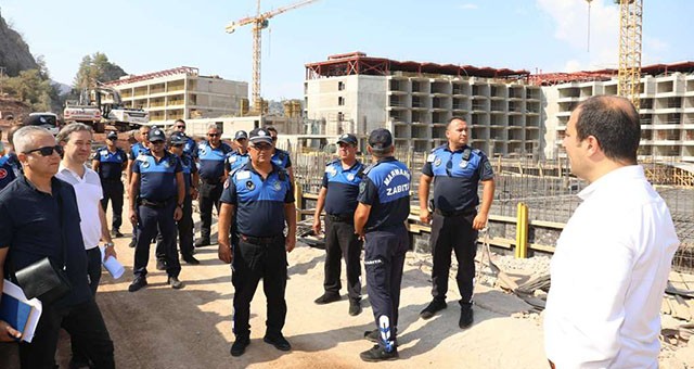 Marmaris Belediyesi Sinpaş Kızılbük inşaatını mühürledi!