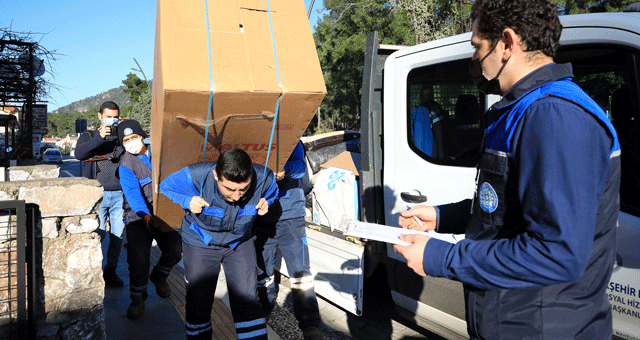 Büyükşehir yağmur mağdurlarının ihtiyaçlarını karşılıyor