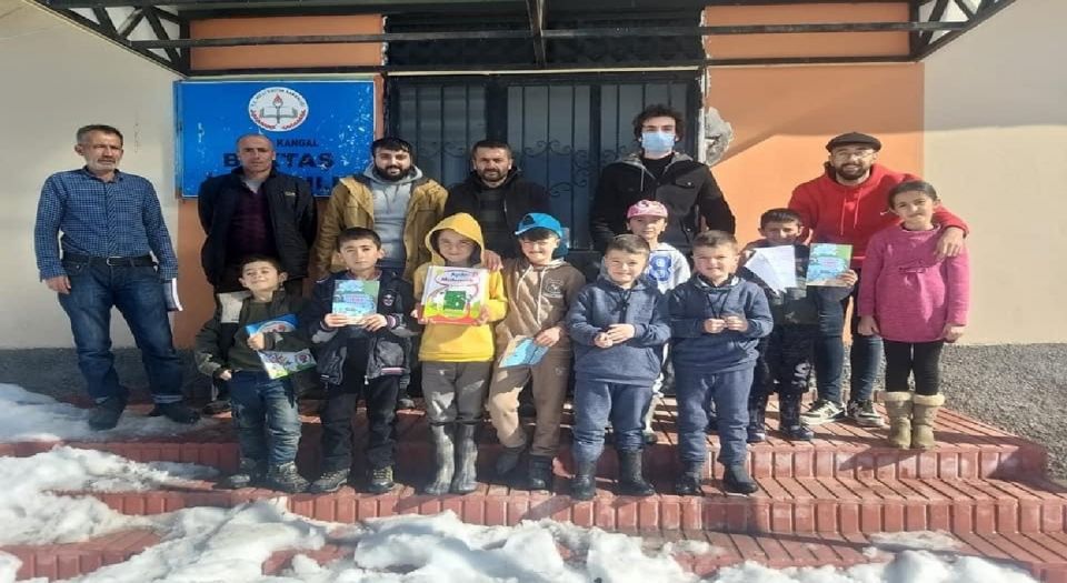 Sivas Kangal'da Öğrencilere Tablet Desteği