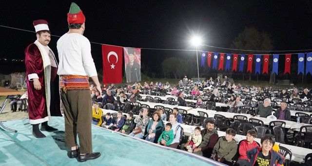 İftar yemeklerinin ikincisi Kıyıkışlacık mahallesindeydi.